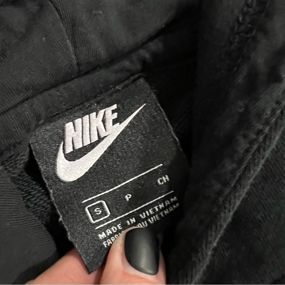 Nike Black Floral Print Crop Pullover Hoodie Size small Long Sleeve DJ1084-010 - Picture 6 of 11